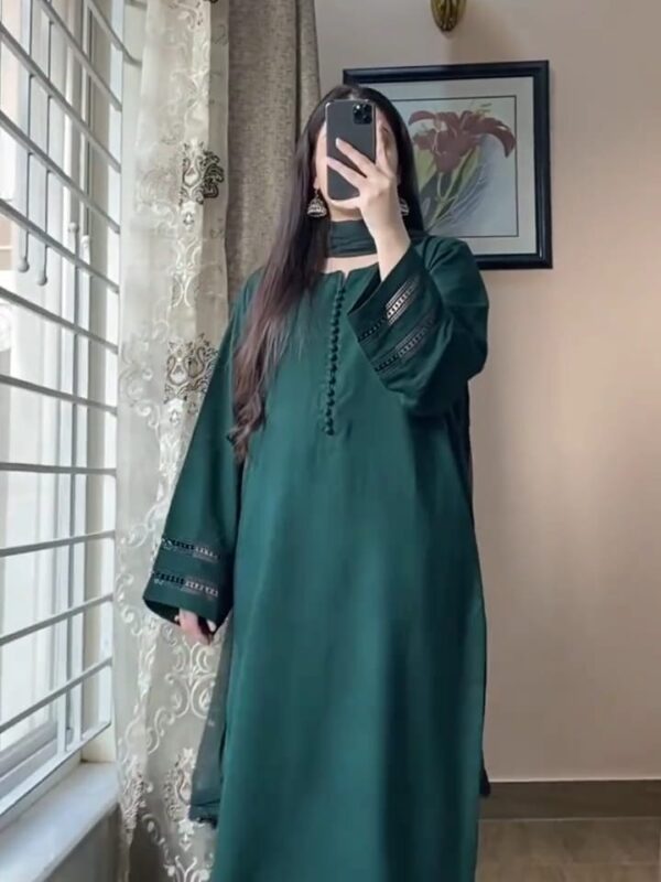 Azaadi Collection | Bottle Green Elegant 3-Piece Lawn Suit 💚🇵🇰